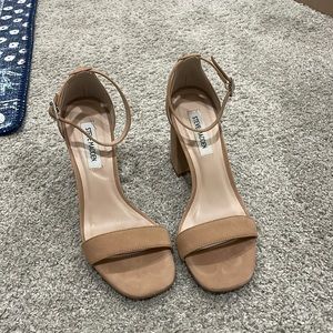 Steve Madden size 7 Tan heels